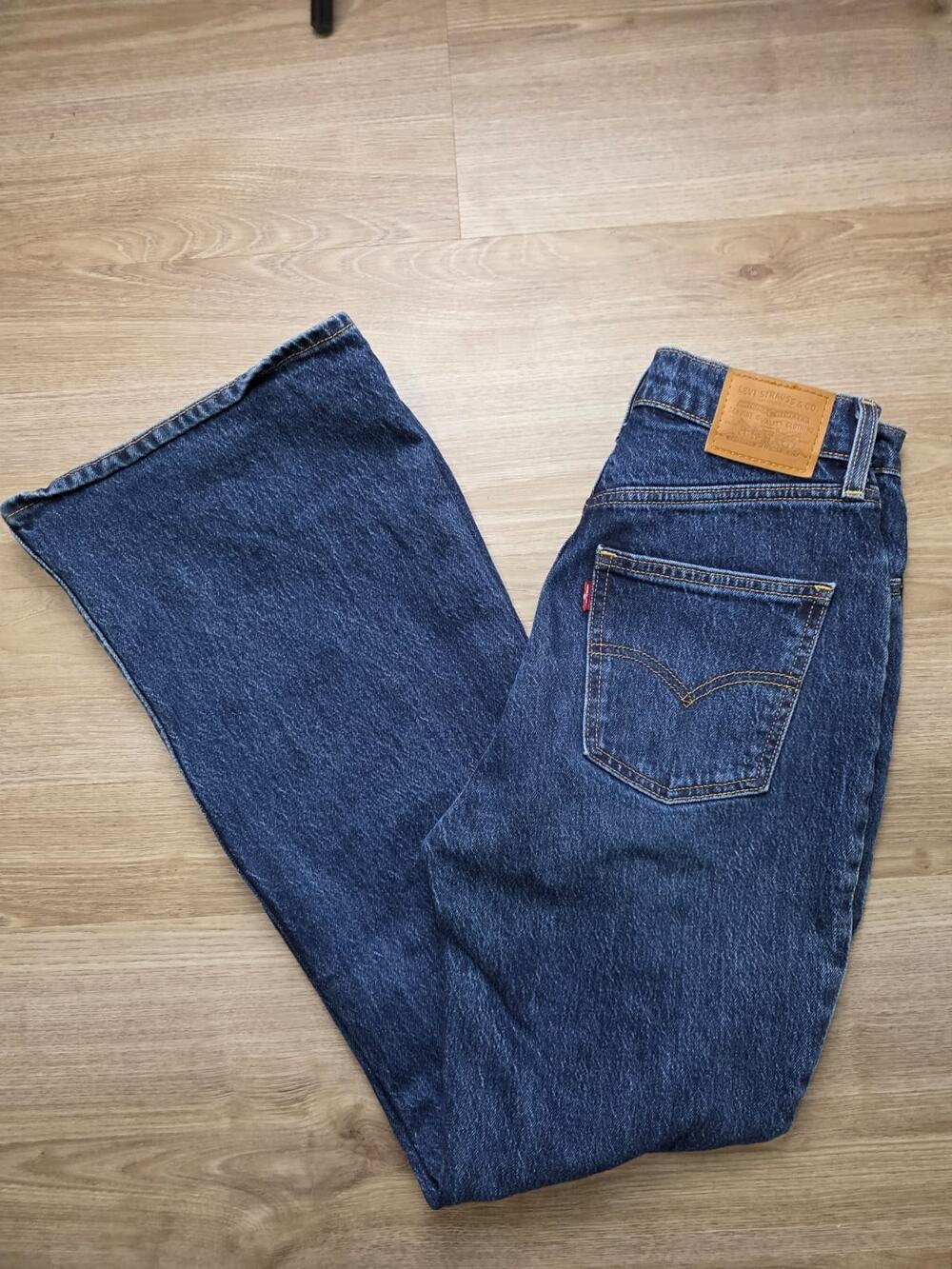 Levi's Premium 70s High Flare Jeans Women's W26 L30 Dark Wash High Rise